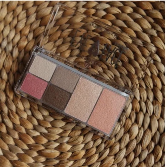 *NEW Essence Face and Eyes Palette in “Rise and Shine 02” 8g - Picture 2 of 6